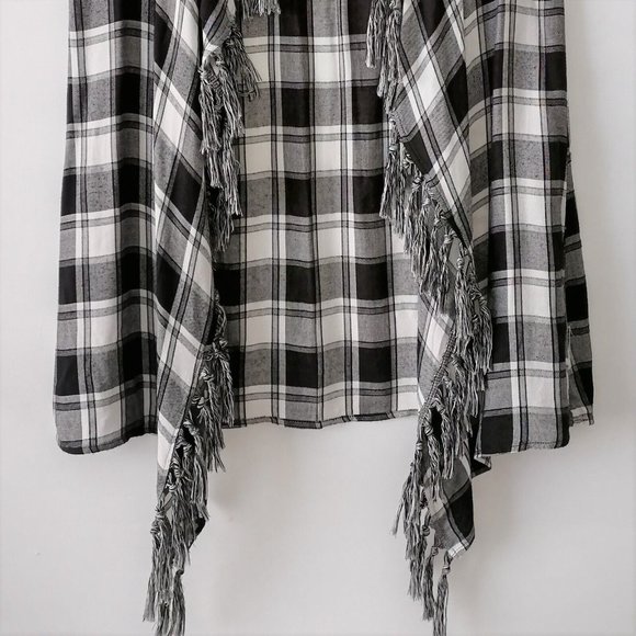 Umgee USA Womens Black & White Sleeveless Fringed Checked Cardigan Vest Size M - Picture 3 of 7